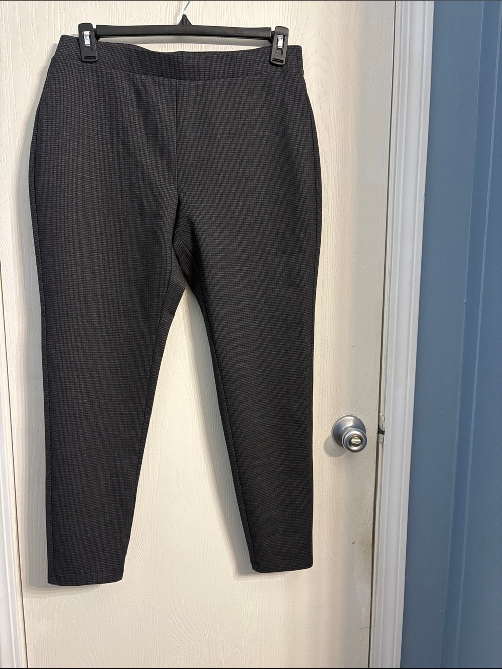 Philosophy Black & Gray Textured Skinny Pull-On Ankle Pants